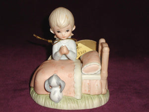 Lefton China Now I Lay Me Down To Sleep Figurine