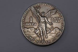 Mexican 1982 Libertad 1 Onza Ounce Silver Coin