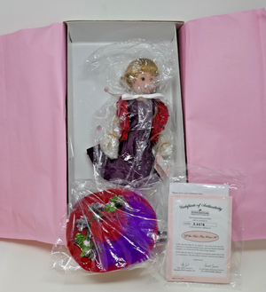 Ashton Drake Madame Alexander If The Hat Fits, Wear It 12" Doll