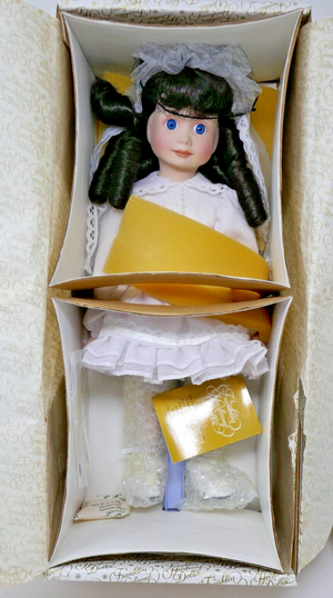 Franklin Mint Heirloom Mary First Holy Communion Porcelain Doll w/ Box & Stand