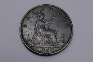 Great Britain 1860 Victoria Farthing Toothed Border Bronze Coin