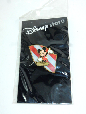 Disney Store Mickey Mouse Hologram Lenticular Mickey w/Flag Pin NEW