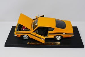 Road Signature Deluxe 1969 Plymouth Barracuda Yellow 1:18 Diecast Car 92178