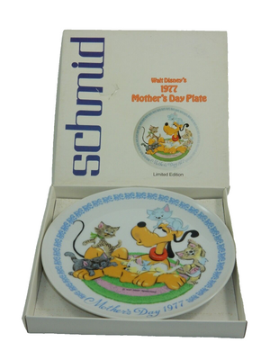 Schmid Walt Disney's 1977 Mother's Day Plate w/ Box Pluto & Kittens