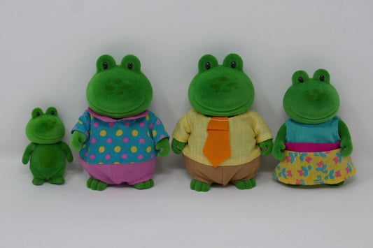 Li'l Woodzeez Croakalily Frog Family Figures Set of 4 w/Clothing